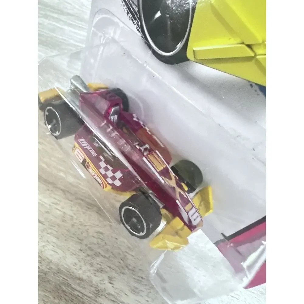 HOT WHEELS 2015 HW RACE Super Chromes #162/250 Arrow Dynamic Hotwheels